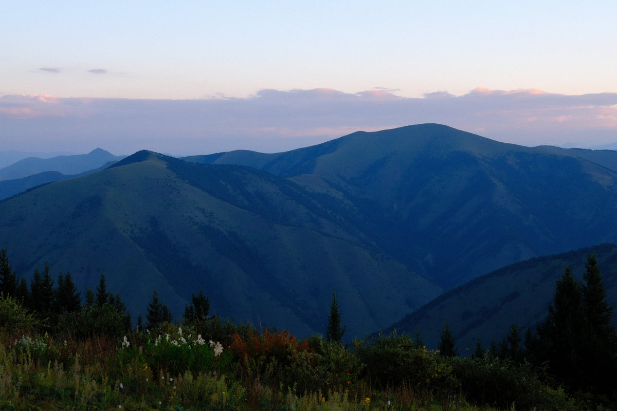 Late-Summer Hiking in Western Sichuan: A Night Above 4,000 Metres with a View of Mount Gongga
