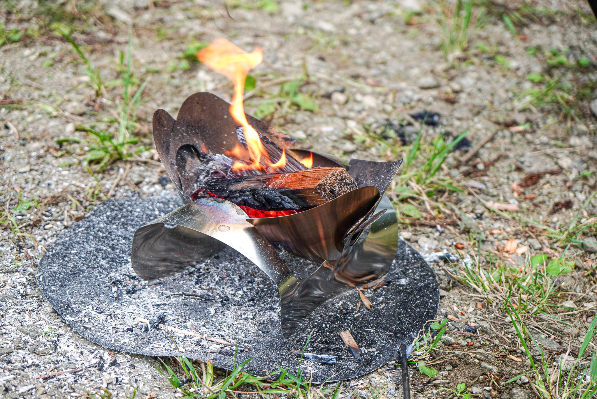 Euclid bonfire stand